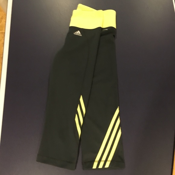 Adidas climalite capri joga pants. - Picture 3 of 8